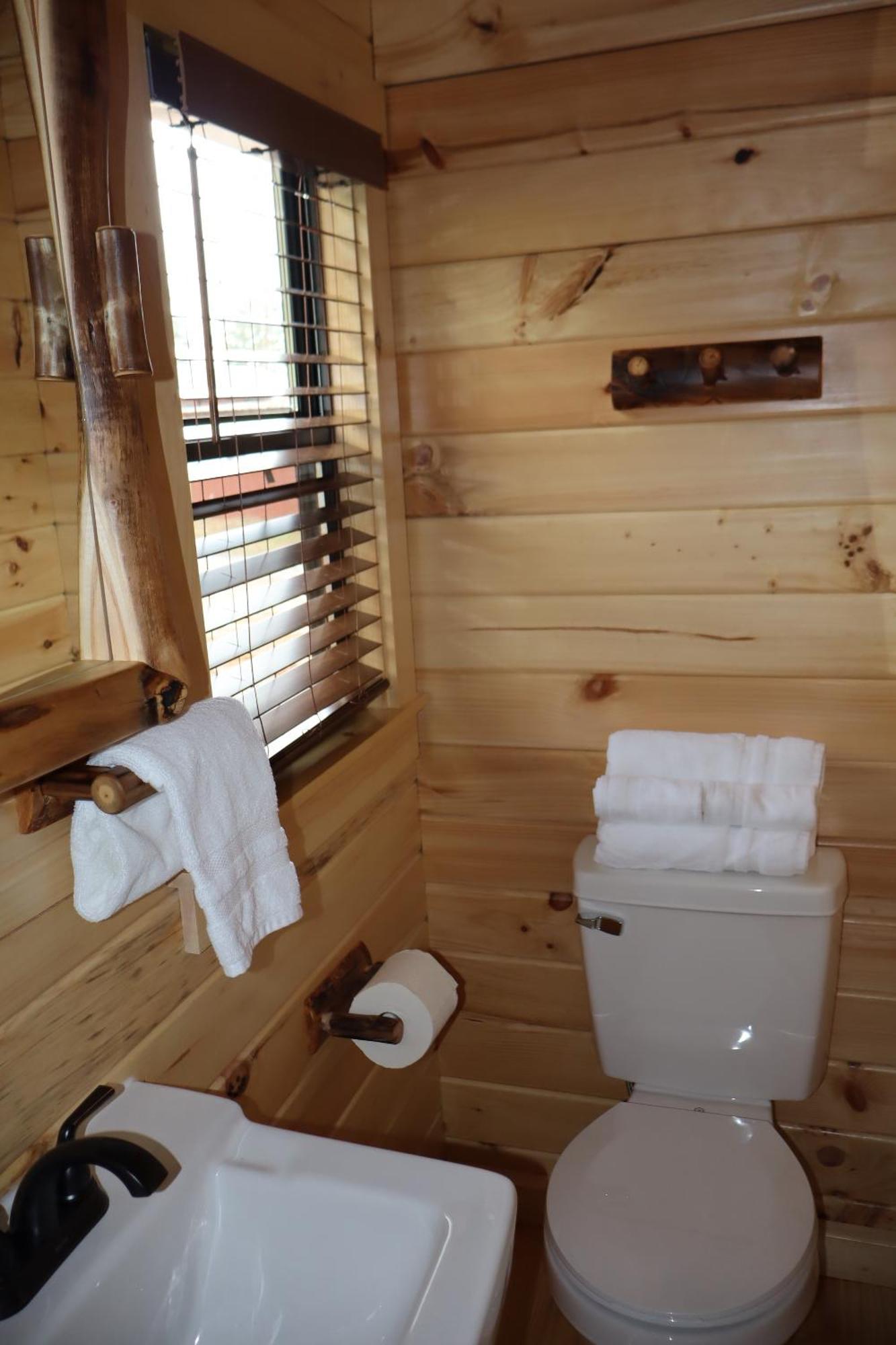 Cowan Creek Lodges Centre エクステリア 写真