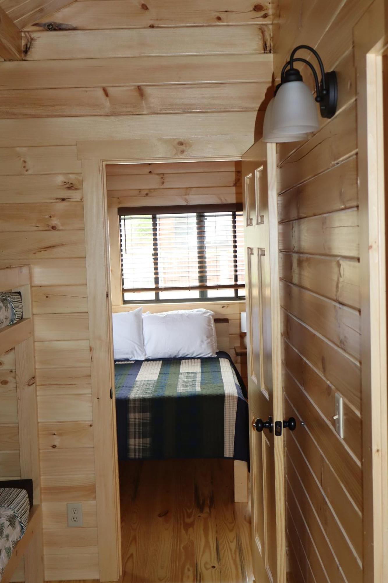 Cowan Creek Lodges Centre エクステリア 写真